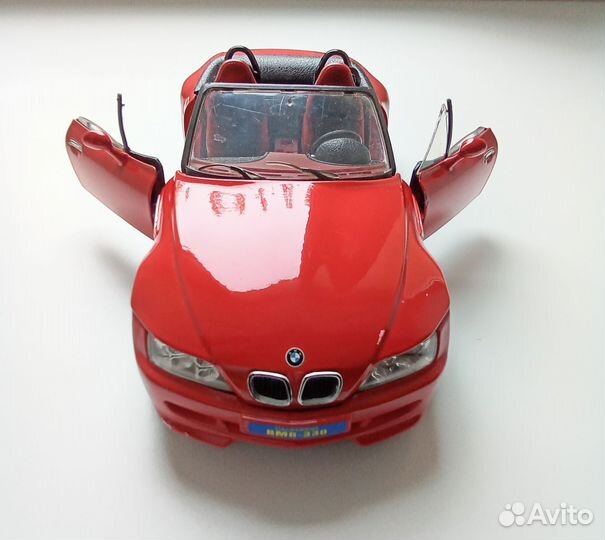 Модель машины BMW -M roadster(1996) 1/18 Bburago