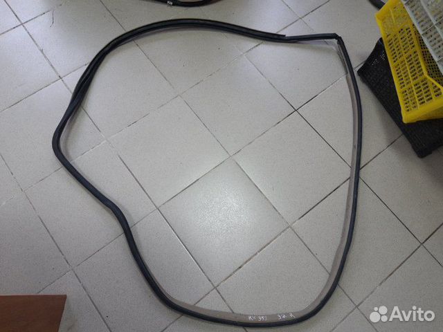 Уплотнитель проёма двери задний правый Lexus Rx350