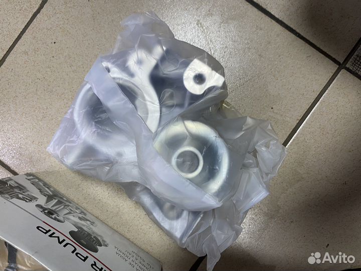 Водяная помпа Subaru legacy, outback, forster