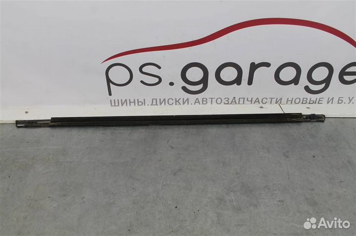 Молдинг стекла задней правой двери Nissan Teana J