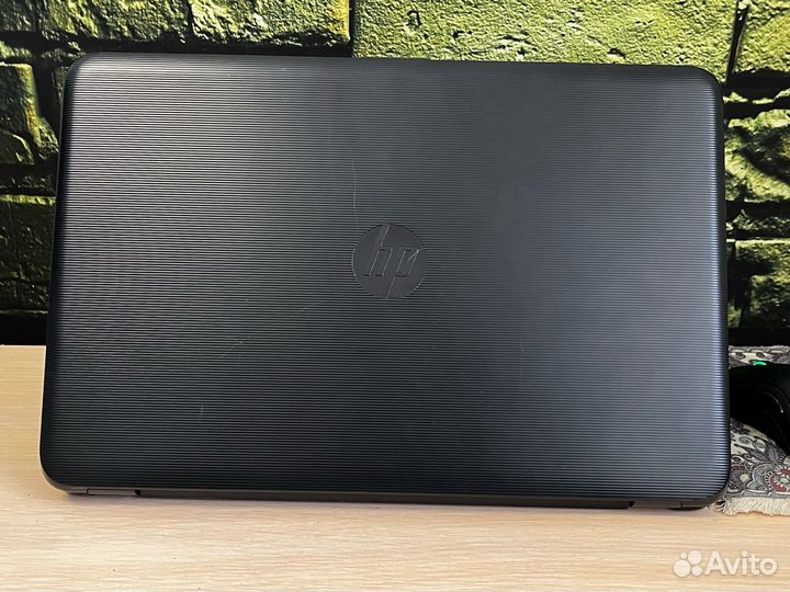 Ноутбук HP 15-ay590ur intel Core i3-6006U