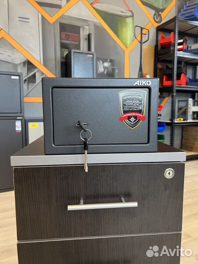 Металлический сейф