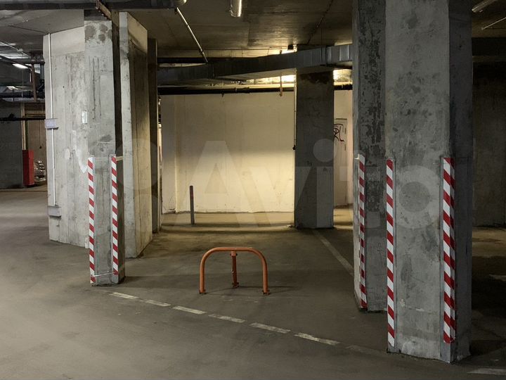 Машиноместо, 18 м²