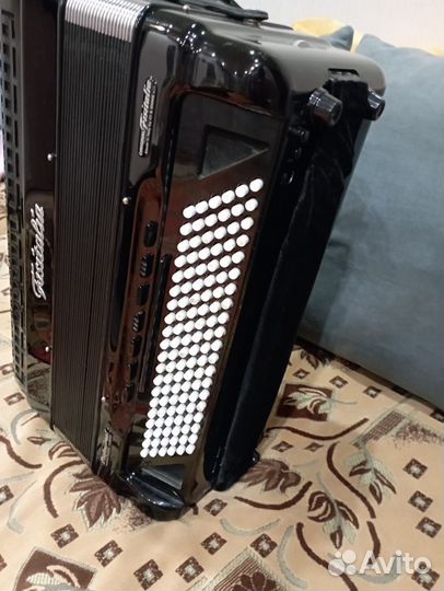 Готово-выборный Итальянский аккордеон на 45 кл