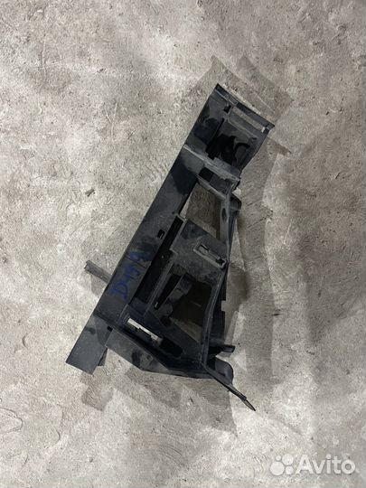 Кронштейн замка двери задний правый ford focus 3