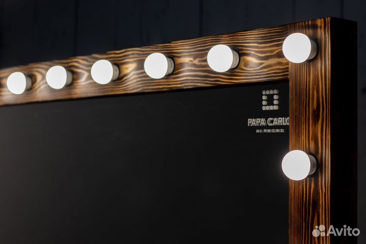 Гримерное зеркало с лампами