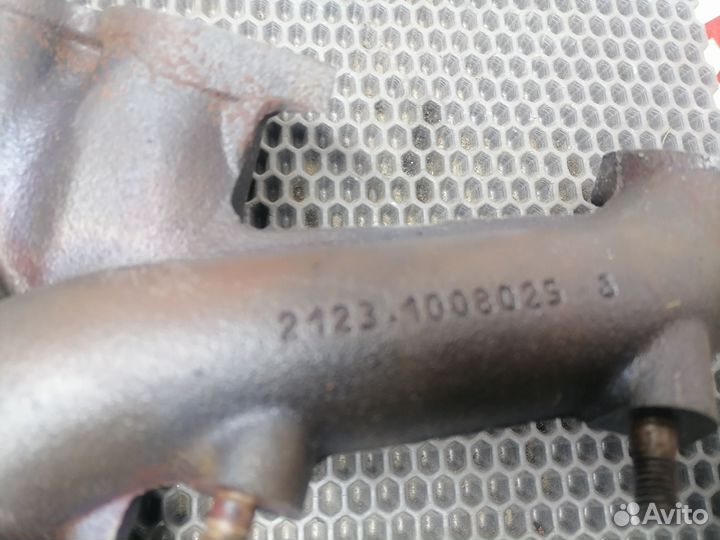 Колектор выпускной Chevrolet Niva 2015 г.в