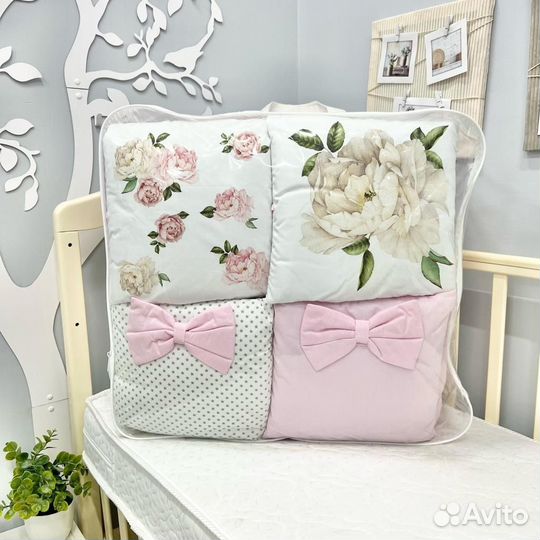 Детская кроватка с комплектом постельного белья