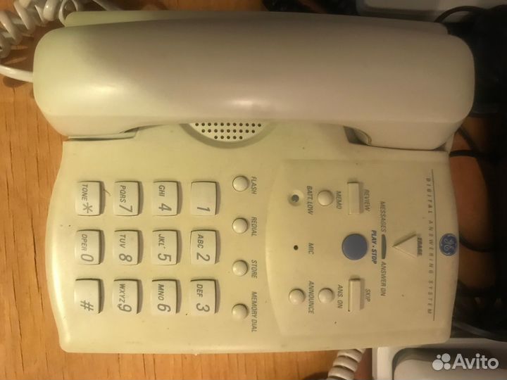 Кнопочный телефон thomson 2-9827A