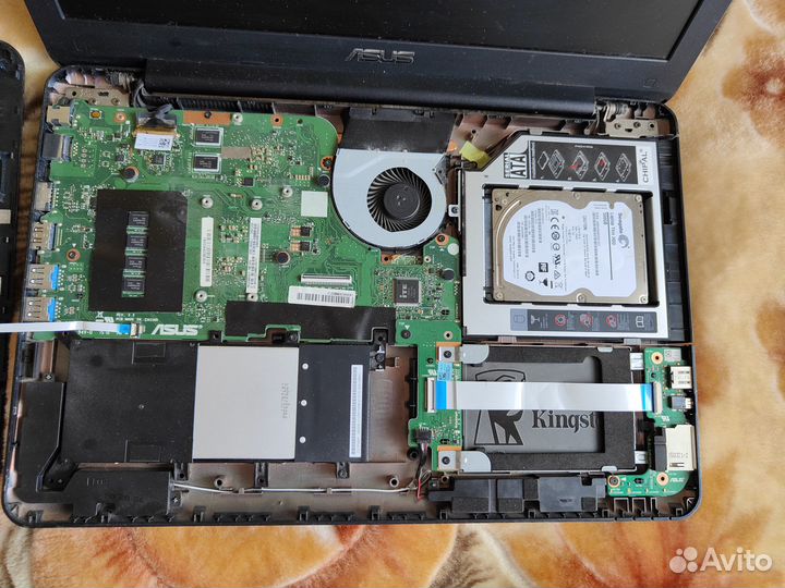 Ноутбук asus X554L