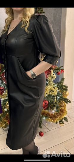 Платье из кожзама 48 размео