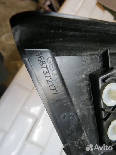 Накладка центральной стойки правая Citroen C4 B7