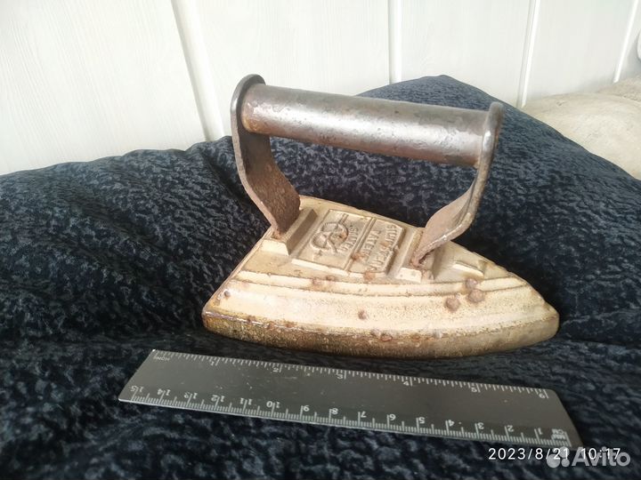 Утюг чугунный старинный