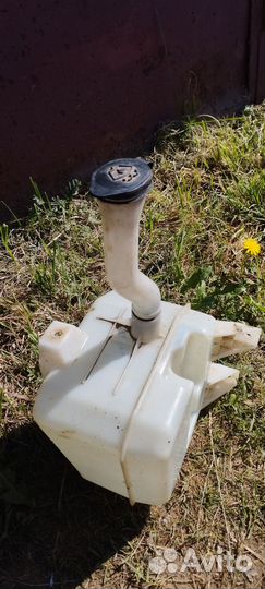 Бачок омывателя Nissan Almera classic