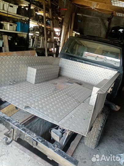 Запчасти на Ниссан Пикап 1997 год 2.5 диз