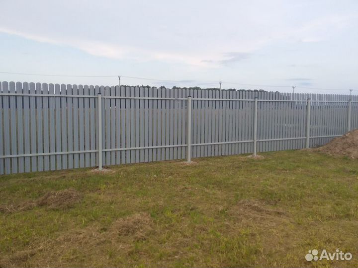 Заборы из евроштакетника