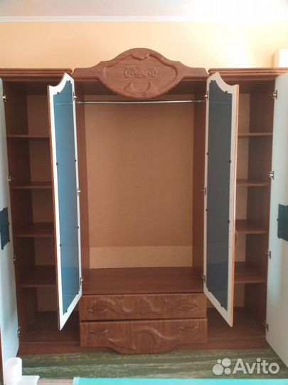 Спальный гарнитур