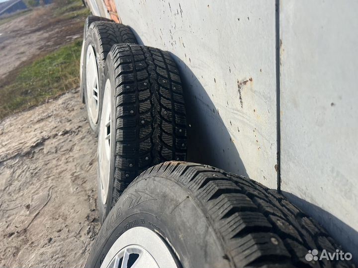 Зимнише шипованные колеса р14