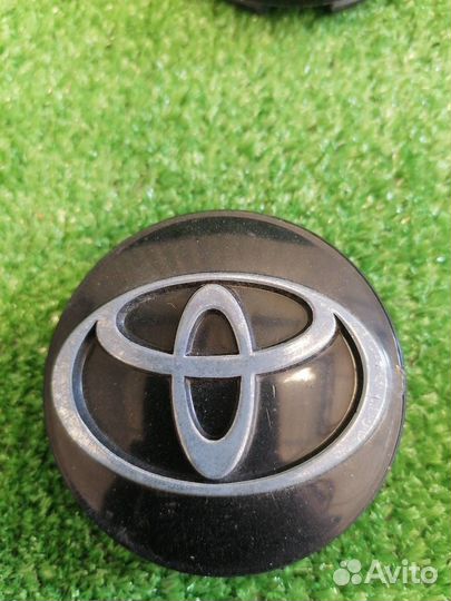 Колпачок диска Toyota Camry XV40 2.4 2010