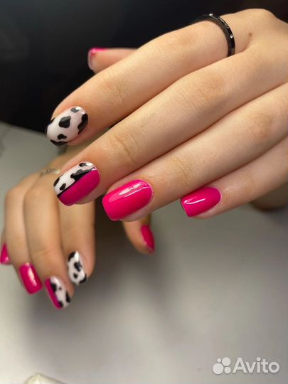 Модель на маникюр