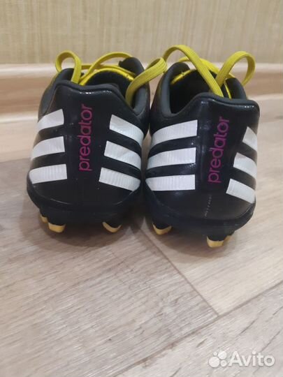 Футбольные бутсы adidas predator 33