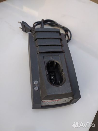 Зарядное устройство для шуруповерта