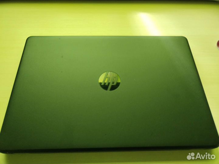Ноутбук HP 15-rb040ur