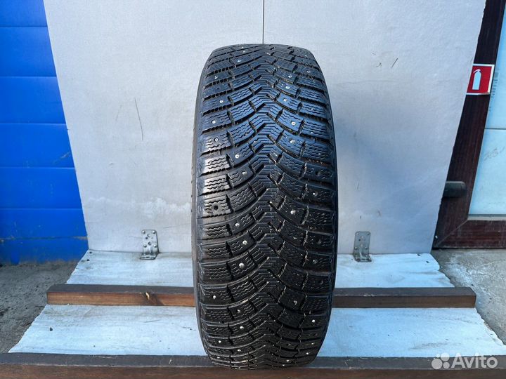 Michelin X-Ice North 2 215/65 R16