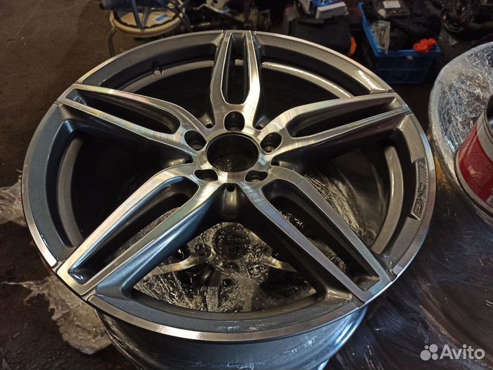 Диск оригинал Mercedes 213 Amg R19 графит зад