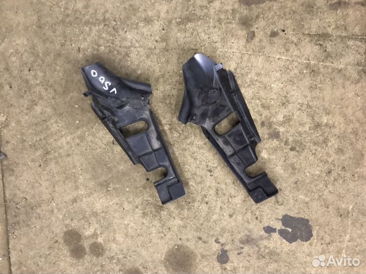 Infiniti g35 g25 g37 накладка петли капота