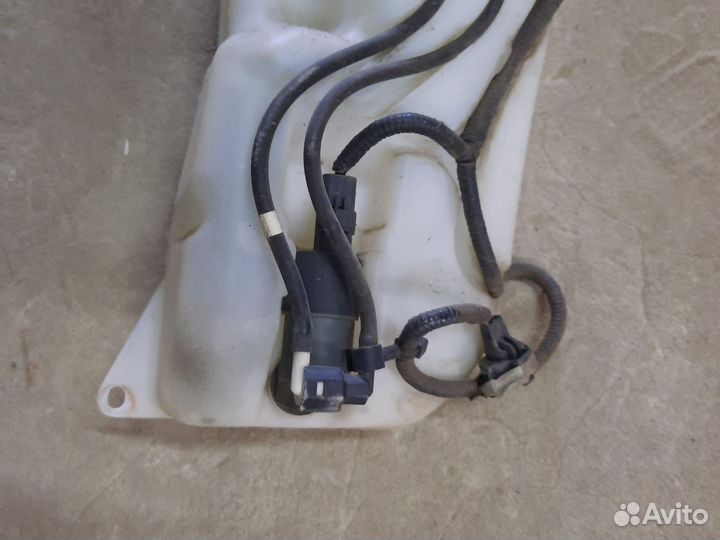 Бачок омывателя лобового стекла Nissan Qashqai J10