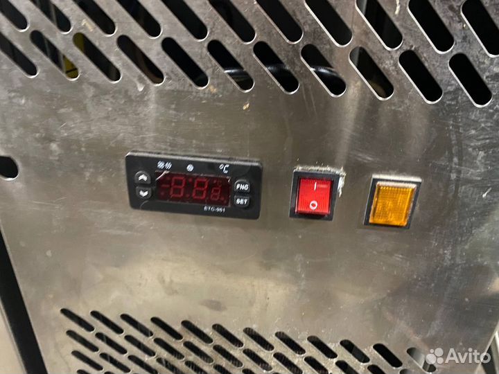 Холодильный стол