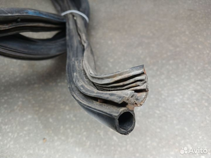 Уплотнитель двери наружный LH CG/CR scania G420