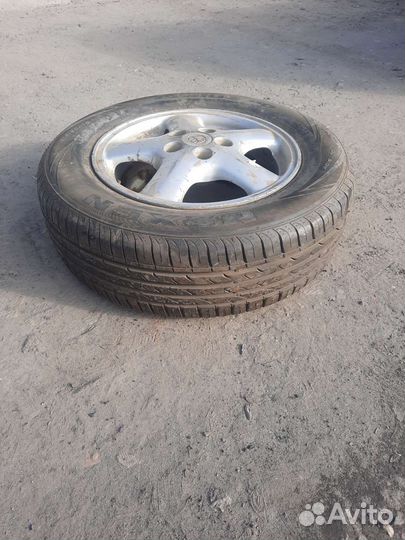 Accelera 651 215/65 R16