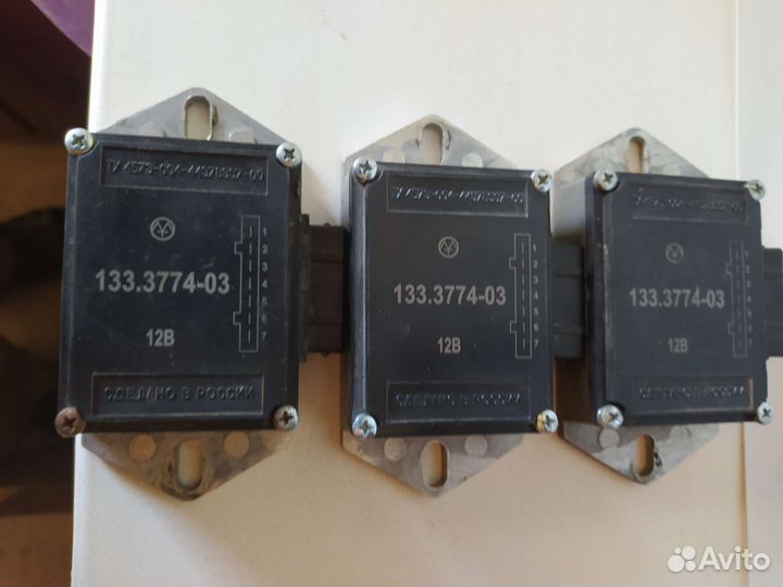 Двухканальный коммутатор