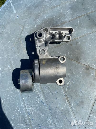 Натяжитель ремня грм на toyota camry 3,5