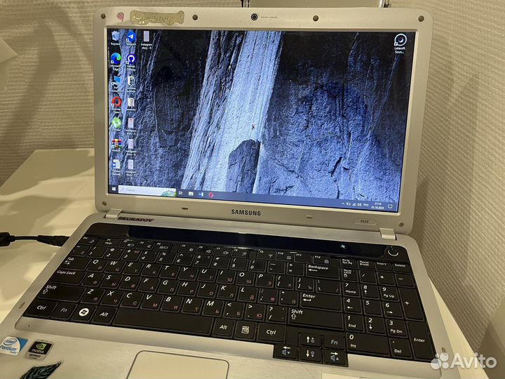 Продам ноутбук samsung r528