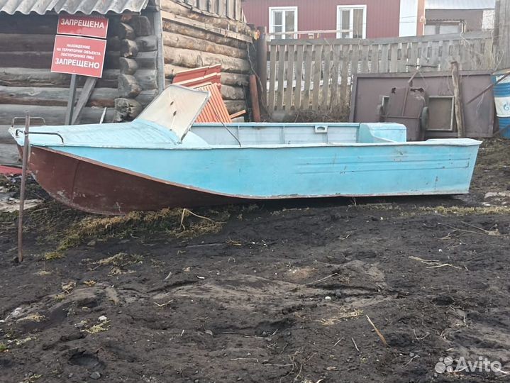 Продаётся моторная лодка