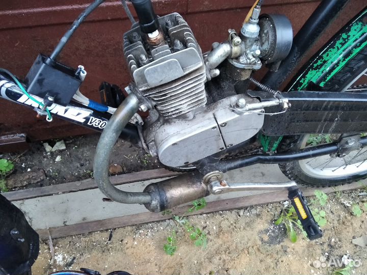 Велосипед с бензиновым мотором