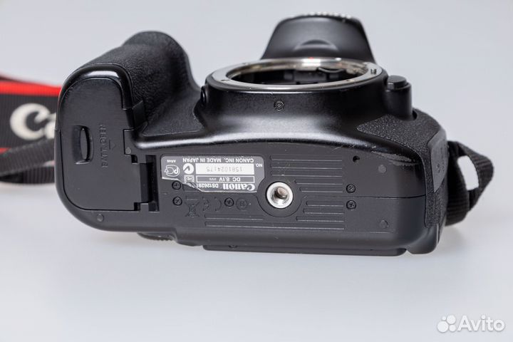 Зеркальный фотоаппарат Canon 60D