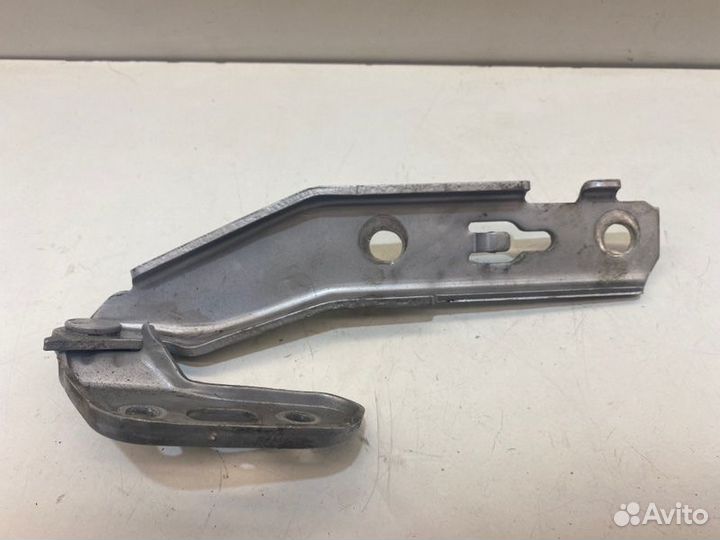 Петля капота передняя левая Audi A6 C6 2.0 2008