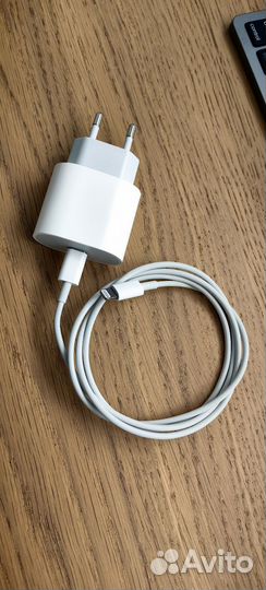 Зарядка на iPhone 20w