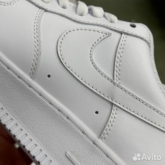 Кроссовки Nike Air Force 1 luxe