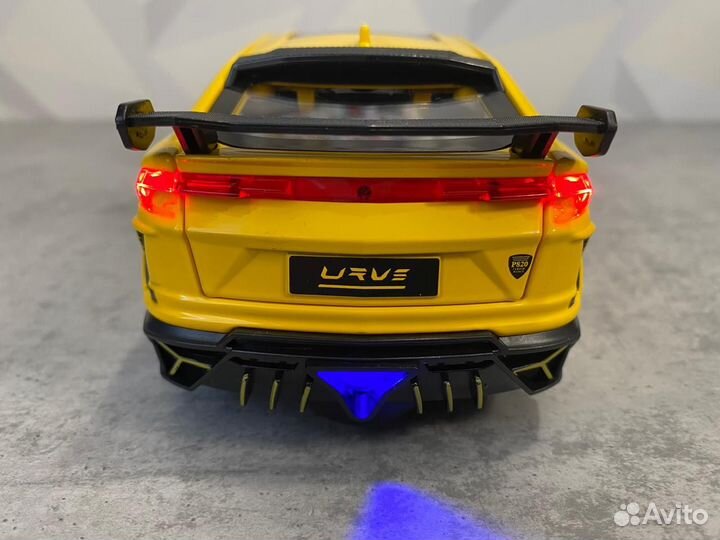 Металлическая Машинка Lamborghini Urus С Выхлопом