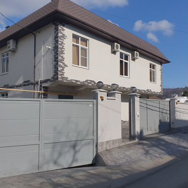Дом 922 м² на участке 7 сот.