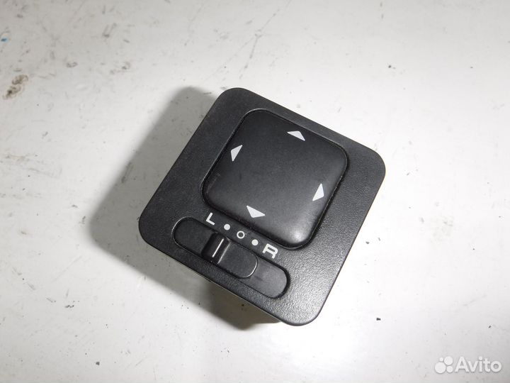 Переключатель зеркала Mazda B2500