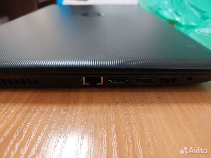 Ноутбук HP 15-ay516ur