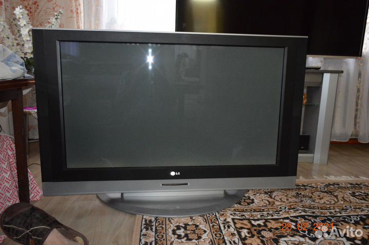 Телевизор LG 42PC3RV