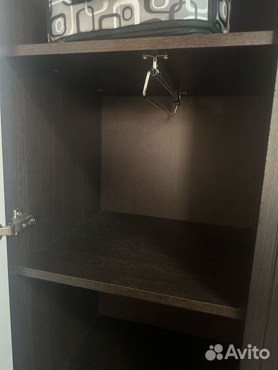 Шкаф