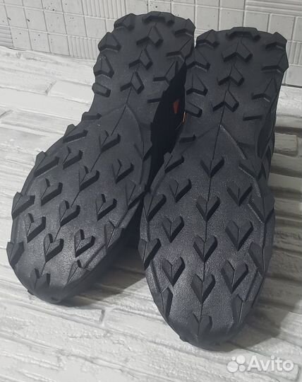Непромокаемые кроссовки Adidas Gore-Tex